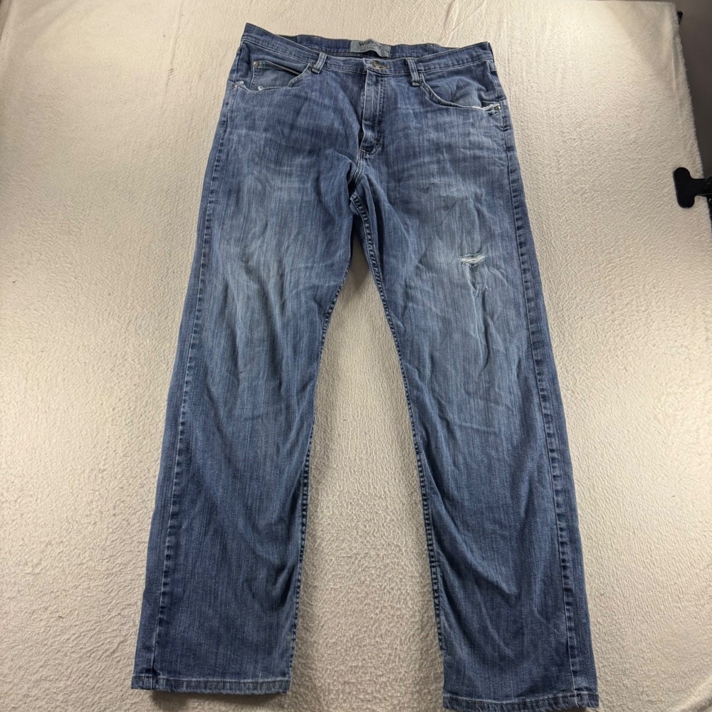 Wrangler Authentics Jeans Mens 34x32 Blue Regular Fit Stretch Denim Distressed